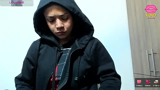 Snapshot of Bessie32 chatting on 11-29-25, 09:23 Bessie32 online show from 11-29-25, 09:23