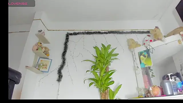 khalyn jenner online show from 10-04-25, 08:40