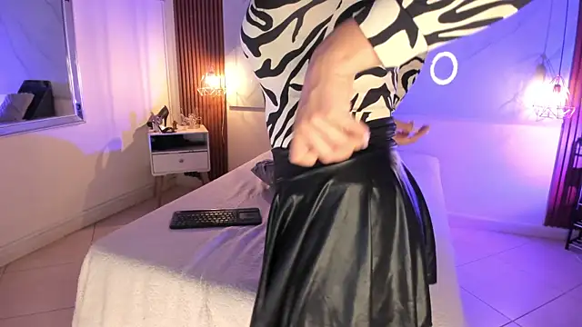 Gin Zc online show from 12-20-24, 06:29