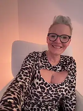 German Milf online show from 03-02-25, 02:00