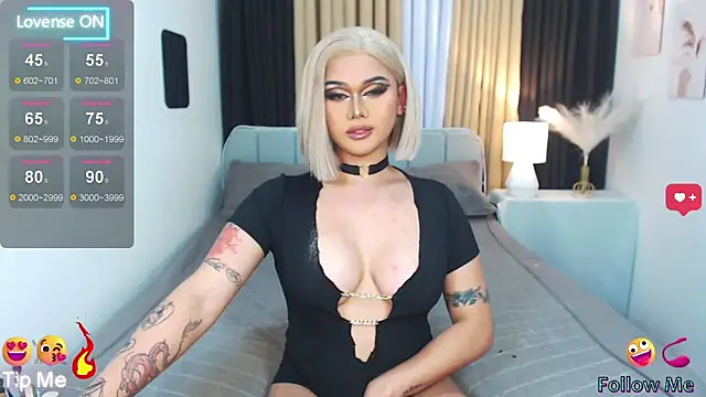 Snapshot of Ella_Fantasiax chatting on 02-21-25, 04:48 Ella Fantasiax online show from 02-21-25, 04:48