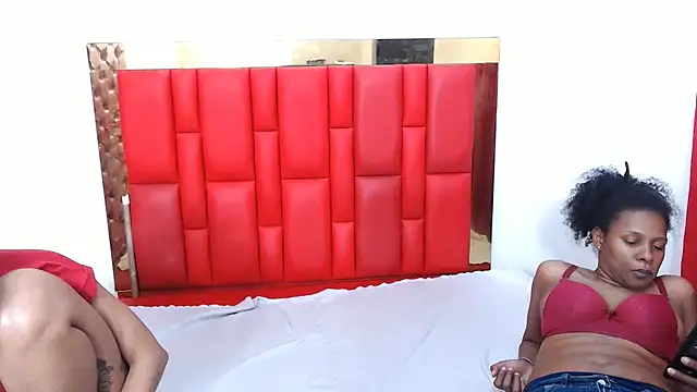 lizeth keilyn online show from 10-23-25, 02:49