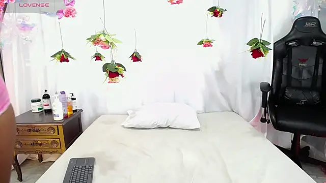 Snapshot of BLACK_ROSSE_1 chatting on 02-28-25, 12:42 BLACK ROSSE 1 online show from 02-28-25, 12:42