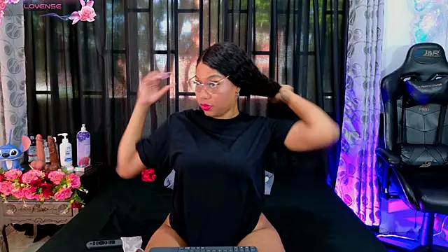 Snapshot of BLACK_ROSSE_1 chatting on 10-02-25, 12:45 BLACK ROSSE 1 online show from 10-02-25, 12:45