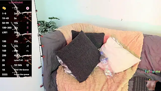 Snapshot of abigail_luna chatting on 11-11-25, 07:14 abigail luna online show from 11-11-25, 07:14