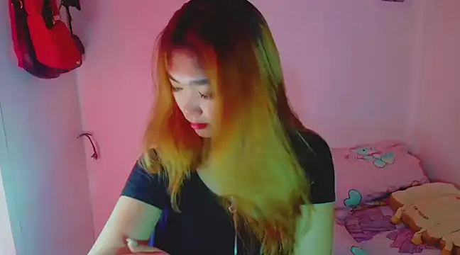 TR4NSCUTI3 online show from 12-28-24, 08:47