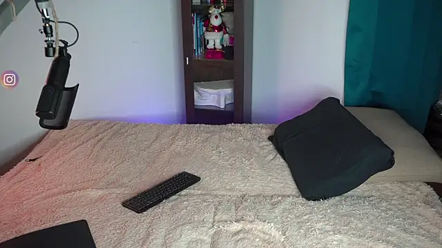 VIktorSecret online show from 12-27-24, 01:39