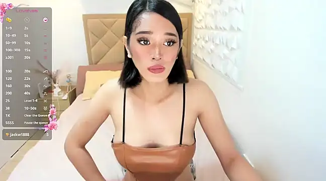 Snapshot of TsHeartXxx chatting on 01-12-25, 05:03 TsHeartXxx online show from 01-12-25, 05:03