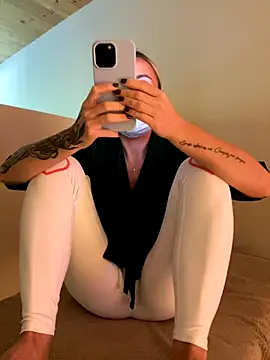 EmaSalis online show from 09-19-25, 08:27