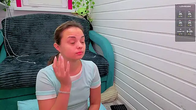 Misss Vikk online show from 11-24-25, 06:13