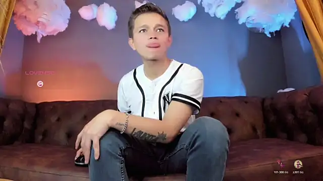 Tim wolf online show from 10-27-25, 01:26