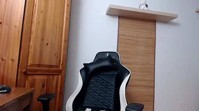 Snapshot of Lisakisss chatting on 03-09-25, 08:29 Lisakisss online show from 03-09-25, 08:29