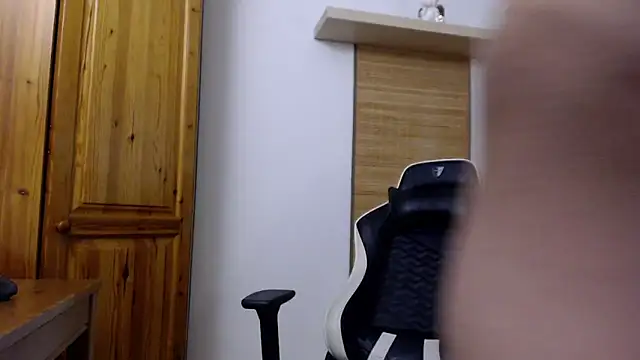 Snapshot of Lisakisss chatting on 03-14-25, 07:48 Lisakisss online show from 03-14-25, 07:48