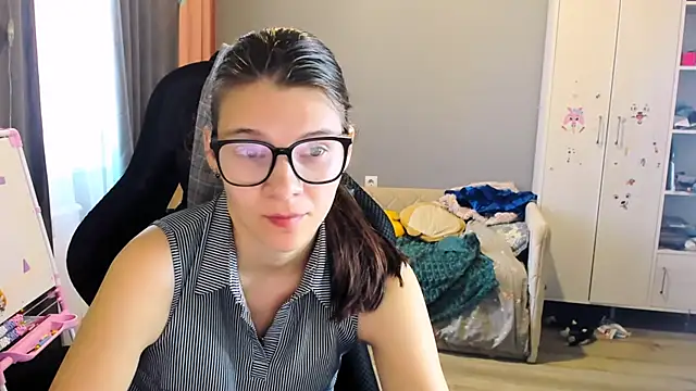 MollyLollipop online show from 09-26-25, 02:15