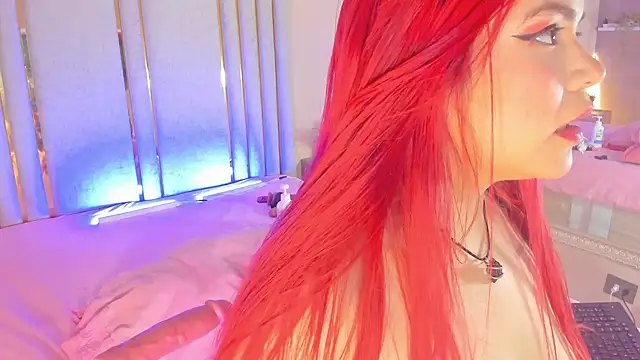 Snapshot of Saekohofman chatting on 03-01-25, 07:19 Saekohofman online show from 03-01-25, 07:19