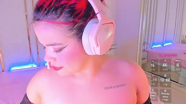 Snapshot of Saekohofman chatting on 09-11-25, 04:12 Saekohofman online show from 09-11-25, 04:12