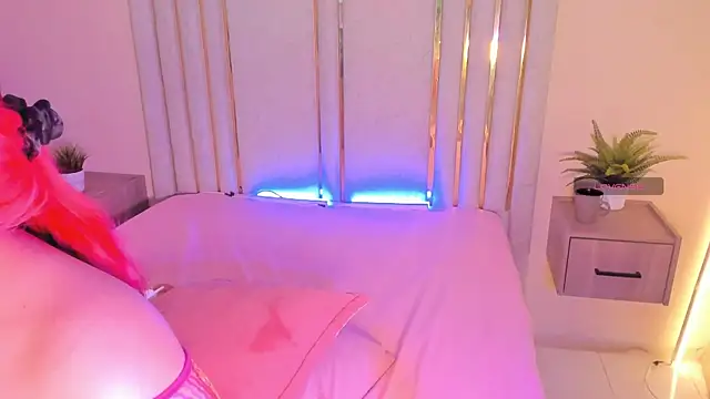 Snapshot of Saekohofman chatting on 10-10-25, 04:11 Saekohofman online show from 10-10-25, 04:11