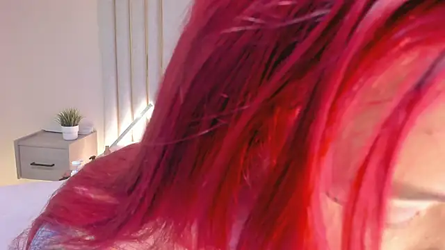 Snapshot of Saekohofman chatting on 01-08-26, 04:04 Saekohofman online show from 01-08-26, 04:04