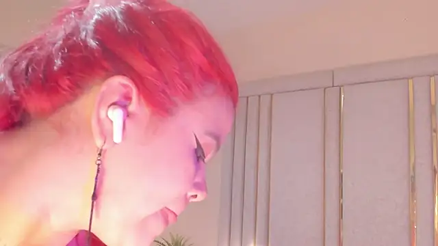 Snapshot of Saekohofman chatting on 02-17-26, 04:09 Saekohofman online show from 02-17-26, 04:09