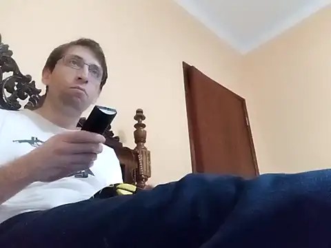 Snapshot of White_rabbit_ chatting on 12-16-24, 03:22 White rabbit  online show from 12-16-24, 03:22