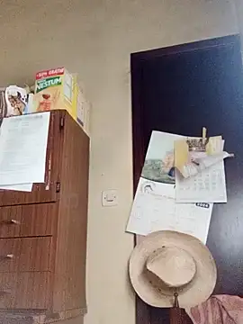 Snapshot of White_rabbit_ chatting on 01-21-25, 02:37 White rabbit  online show from 01-21-25, 02:37