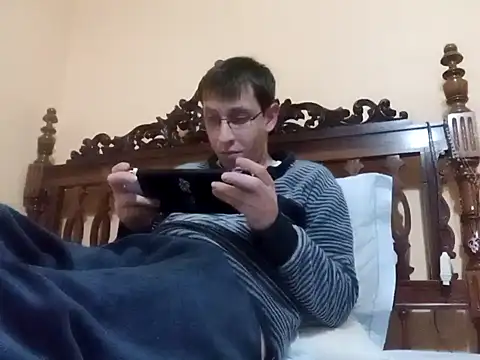 Snapshot of White_rabbit_ chatting on 01-21-25, 09:15 White rabbit  online show from 01-21-25, 09:15