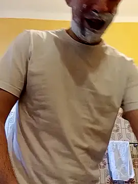 Snapshot of White_rabbit_ chatting on 01-25-25, 10:40 White rabbit  online show from 01-25-25, 10:40