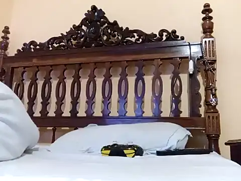 Snapshot of White_rabbit_ chatting on 02-02-25, 09:02 White rabbit  online show from 02-02-25, 09:02