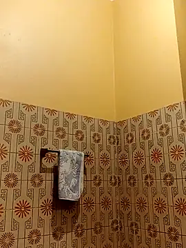 Snapshot of White_rabbit_ chatting on 02-05-25, 08:35 White rabbit  online show from 02-05-25, 08:35