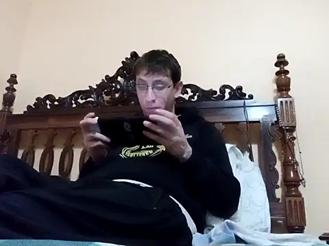 Snapshot of White_rabbit_ chatting on 02-13-25, 02:09 White rabbit  online show from 02-13-25, 02:09