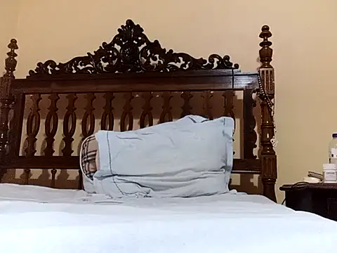 Snapshot of White_rabbit_ chatting on 03-08-25, 08:35 White rabbit  online show from 03-08-25, 08:35