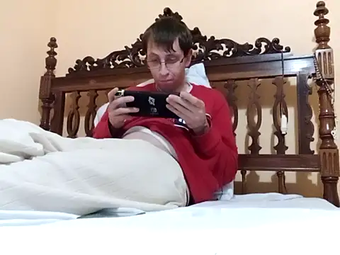 Snapshot of White_rabbit_ chatting on 03-08-25, 11:39 White rabbit  online show from 03-08-25, 11:39