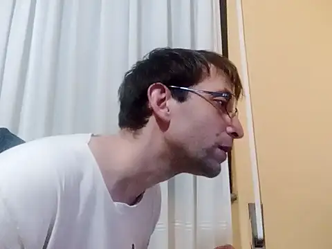 Snapshot of White_rabbit_ chatting on 03-14-25, 09:32 White rabbit  online show from 03-14-25, 09:32