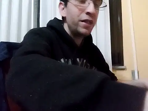 Snapshot of White_rabbit_ chatting on 03-15-25, 09:27 White rabbit  online show from 03-15-25, 09:27