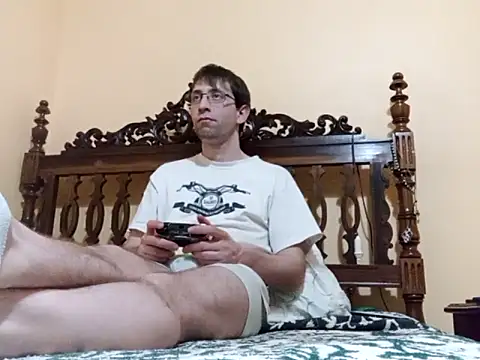 Snapshot of White_rabbit_ chatting on 03-19-25, 11:03 White rabbit  online show from 03-19-25, 11:03