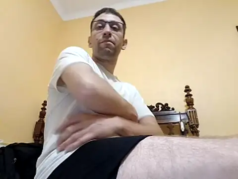 Snapshot of White_rabbit_ chatting on 10-30-25, 09:04 White rabbit  online show from 10-30-25, 09:04