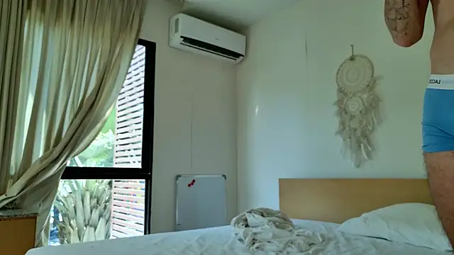 Snapshot of Cryptikov chatting on 01-12-26, 07:35 Cryptikov online show from 01-12-26, 07:35