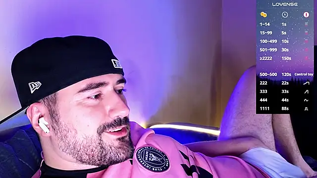 Snapshot of DominantTheo chatting on 02-19-25, 06:22 DominantTheo online show from 02-19-25, 06:22