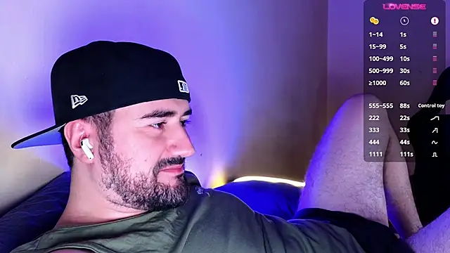 Snapshot of DominantTheo chatting on 03-04-25, 03:11 DominantTheo online show from 03-04-25, 03:11