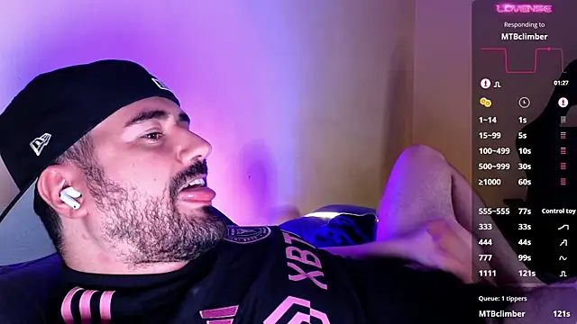 Snapshot of DominantTheo chatting on 03-17-25, 05:34 DominantTheo online show from 03-17-25, 05:34