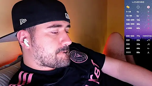 Snapshot of DominantTheo chatting on 11-02-25, 03:09 DominantTheo online show from 11-02-25, 03:09