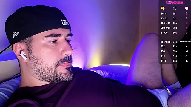 Snapshot of DominantTheo chatting on 11-16-25, 03:56 DominantTheo online show from 11-16-25, 03:56