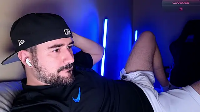 DominantTheo online show from 04-21-26, 04:41