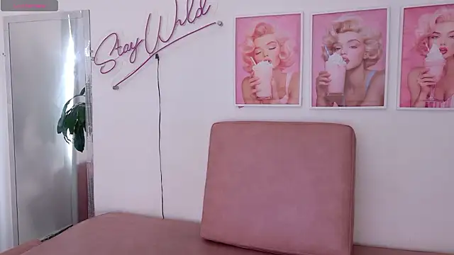 Snapshot of Adele_LatinLady chatting on 02-05-26, 08:46 Adele LatinLady online show from 02-05-26, 08:46