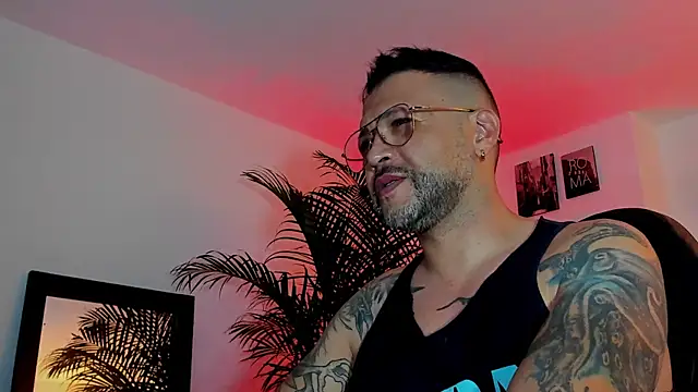 MrFrank tattoo online show from 12-17-24, 02:44