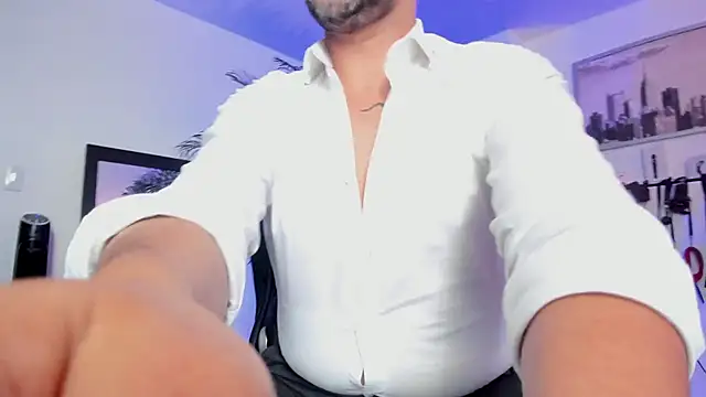 MrFrank tattoo online show from 12-23-24, 06:05