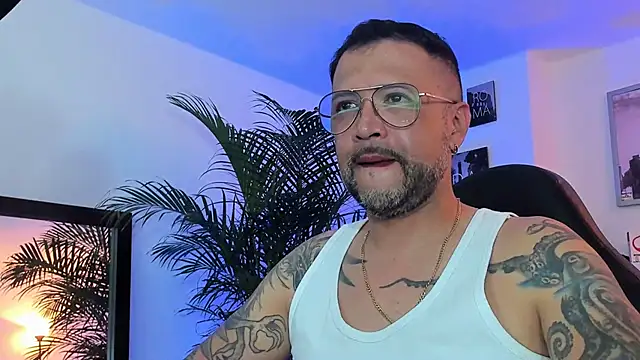 MrFrank tattoo online show from 01-21-25, 12:25