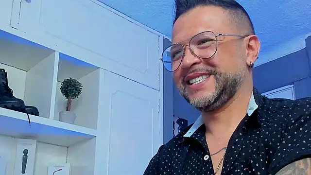 MrFrank tattoo online show from 03-05-25, 03:51