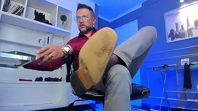 MrFrank tattoo online show from 03-22-25, 01:41