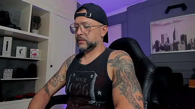 MrFrank tattoo online show from 09-26-25, 11:42